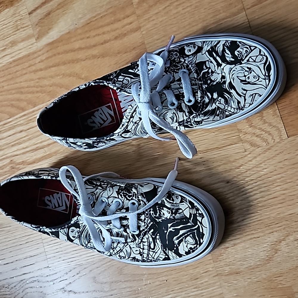 Authentic Marvel x Vans